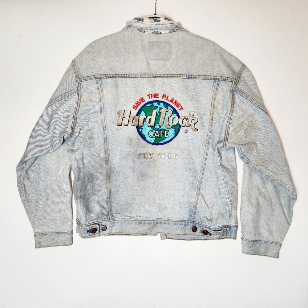 Hard Rock Cafe Jean Jacket Womens Size M Light Wash Denim Embroidered New York